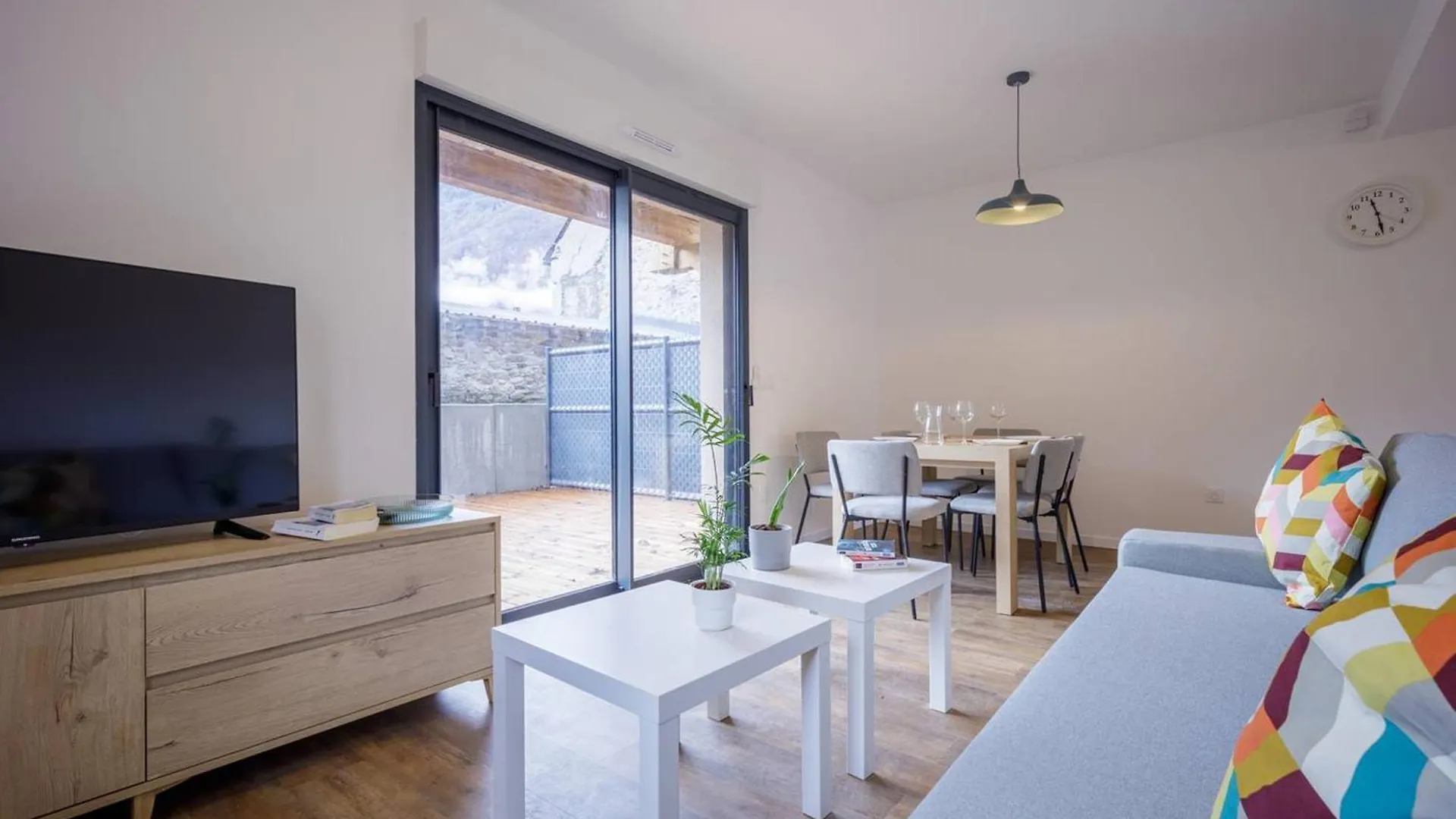 Appartement Neuf A Loudenvielle - 6 Pers, 2 Ch, Terrasse Sud, Proche Telecabine Et Balnea - Fr-1-695-12 0*,